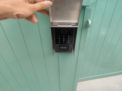Azdoor VN Bàn Giao Bộ Khóa Cổng Siker KTC302-2 Tại Ung Văn Khiêm, Bình Thạnh