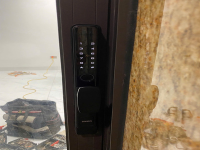 Khóa thông minh Siker cho cửa nhôm Xingfa (hệ lùa) — An toàn, tiện nghi, hiện đại