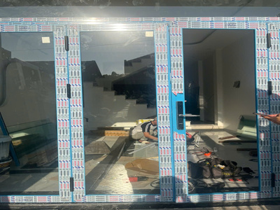 KHÓA VÂN TAY SIKER CHO CỬA NHÔM XINGFA MÀU XANH – GIẢI PHÁP AN TOÀN &amp; HIỆN ĐẠI