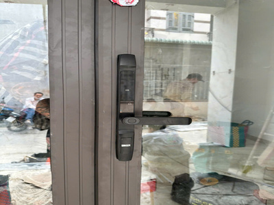 KHÓA VÂN TAY SIKER DÀNH CHO CỬA NHÔM XINGFA HỆ 55 MÀU NÂU CAFE